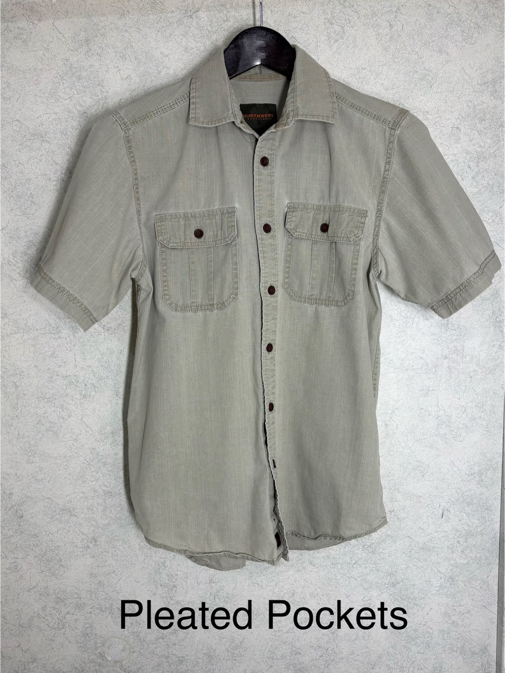 Northwest Territory•Shirt•Mens•Small•Short Sleeve• Button Down• Pleated Pockets